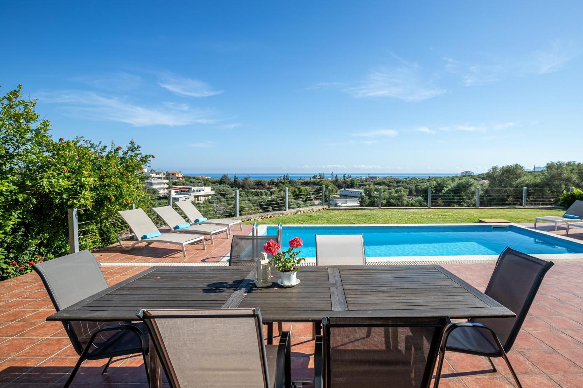 Dimitra Apartment With Private Pool And Sea View -The Ground Floor Of A Two Storey Building Daratsos Екстериор снимка