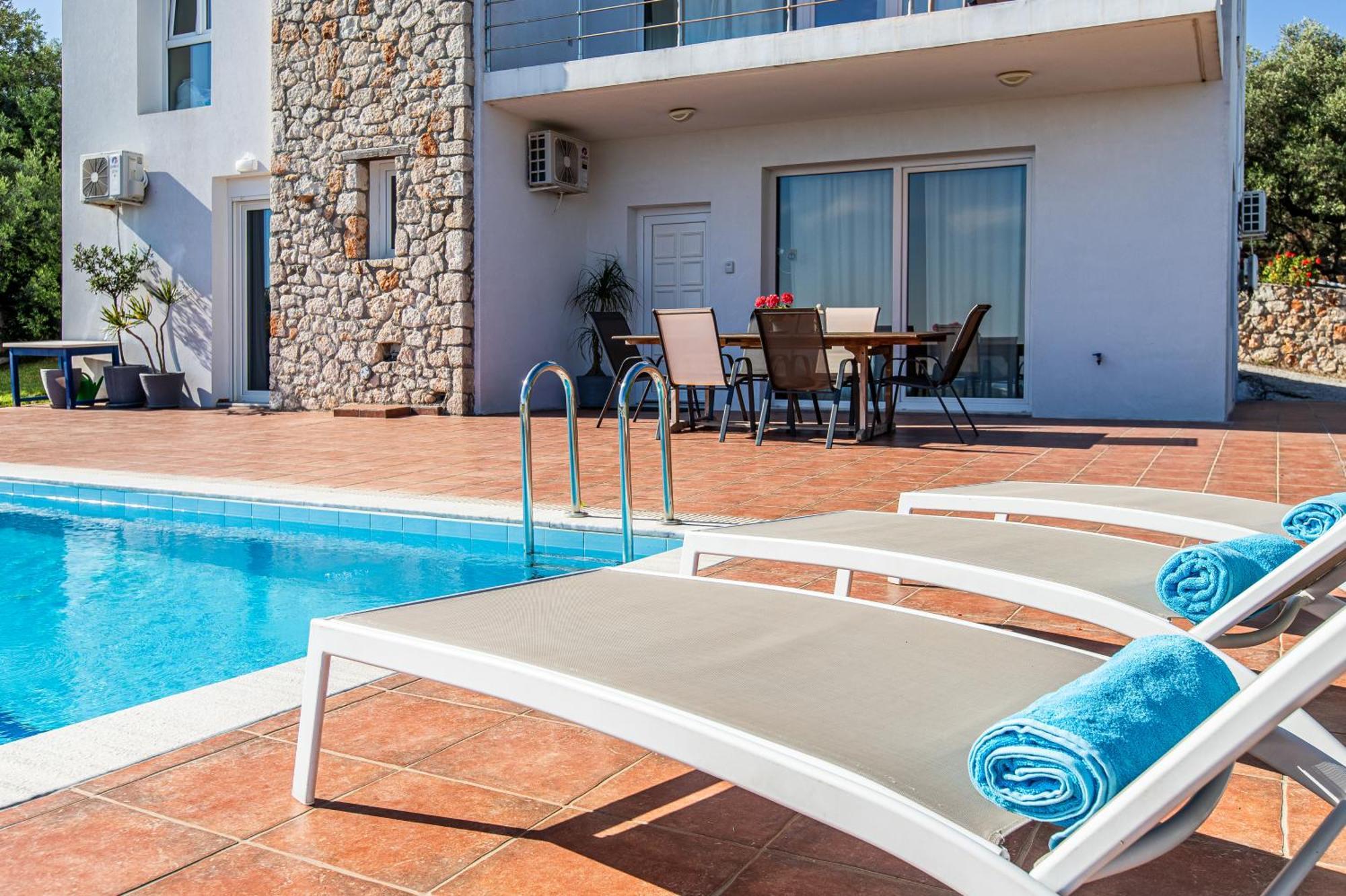 Dimitra Apartment With Private Pool And Sea View -The Ground Floor Of A Two Storey Building Daratsos Екстериор снимка